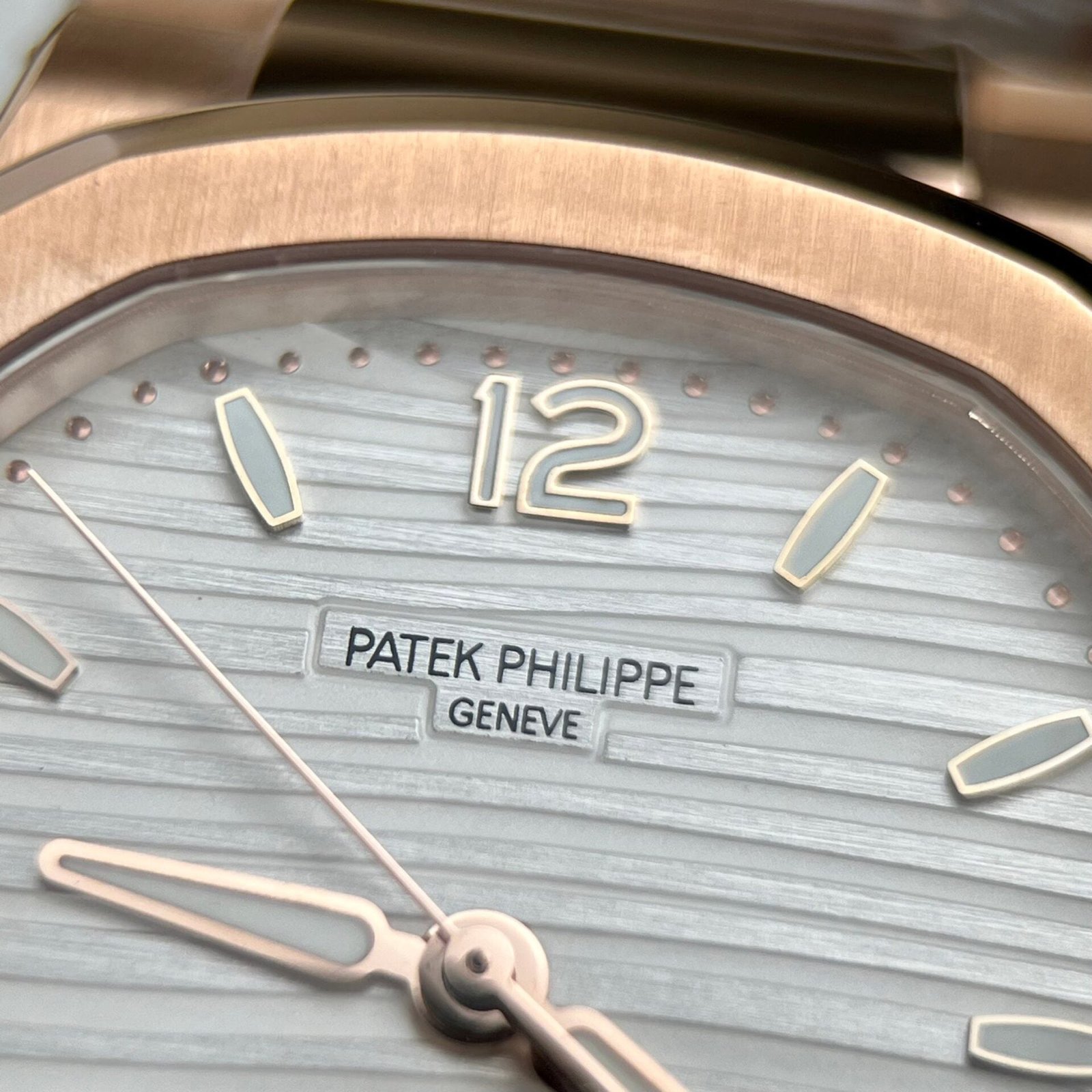 Patek Philippe Watch Nautilus 7118 Gold Wrapped White Dial 35.2mm - Image 4