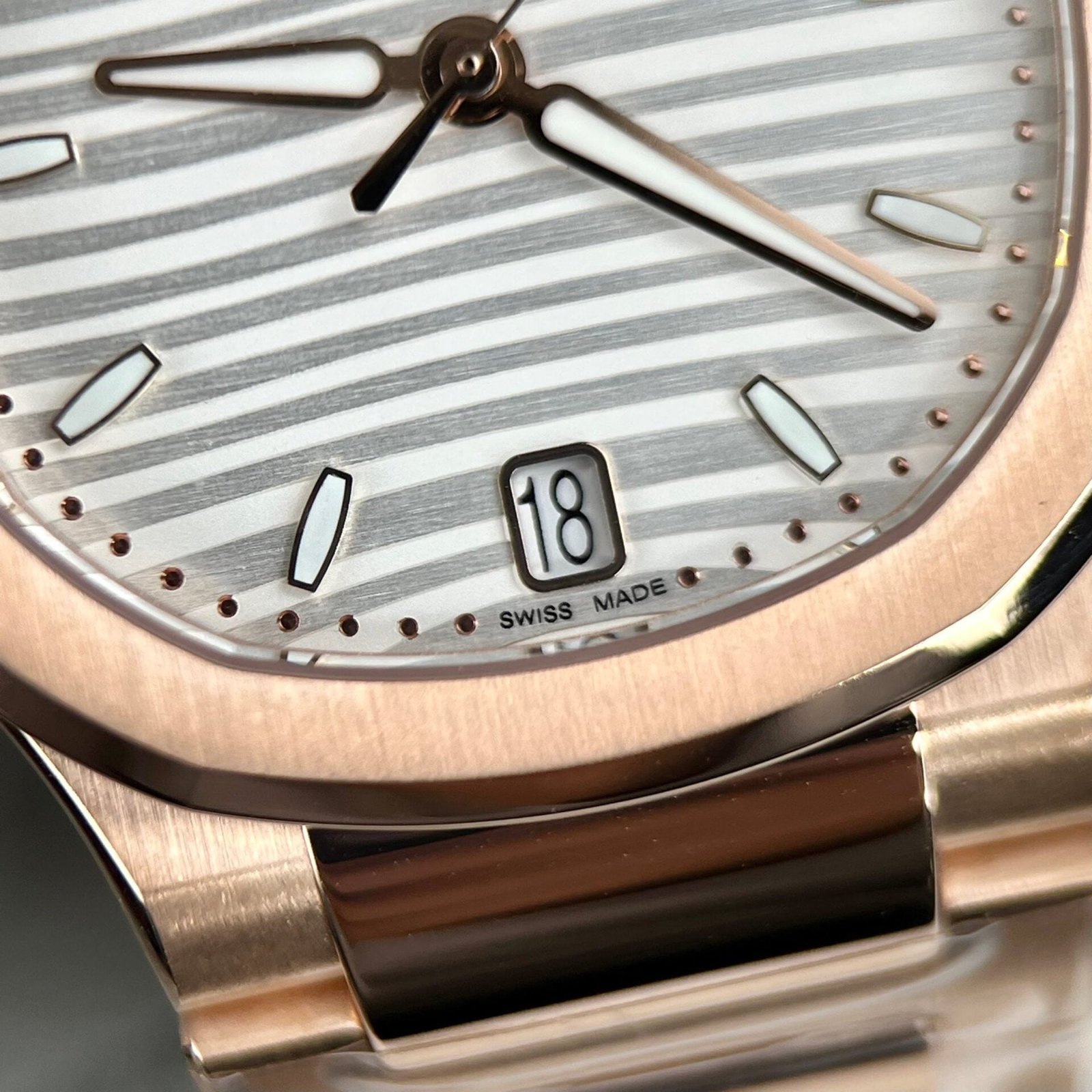 Patek Philippe Watch Nautilus 7118 Gold Wrapped White Dial 35.2mm - Image 3