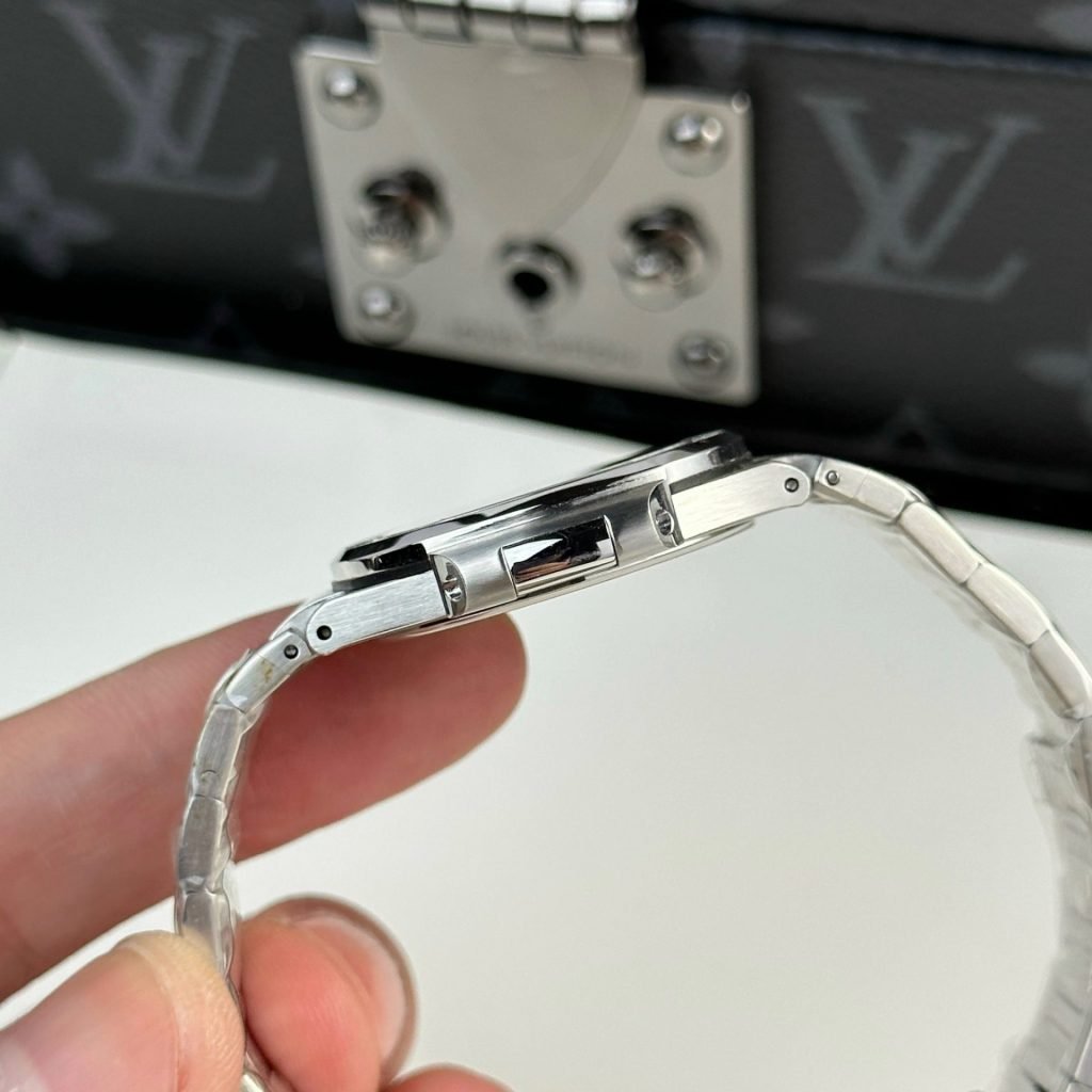 Patek Philippe Watch Nautilus 7010 Womens White Dial 32mm - Image 5