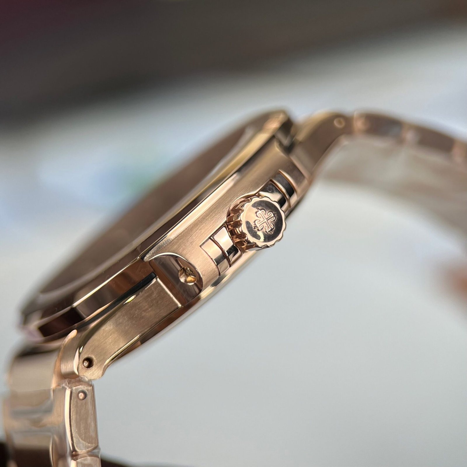 Patek Philippe Watch Nautilus 7118 Gold Wrapped White Dial 35.2mm - Image 5