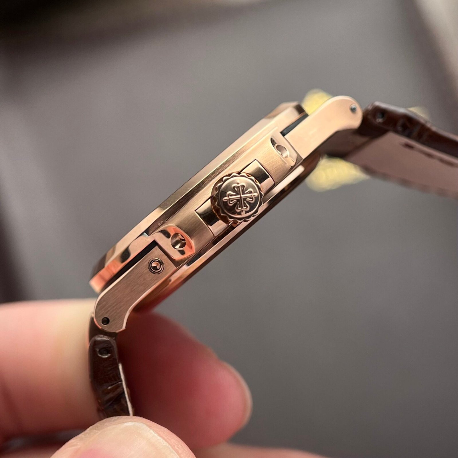 Patek Philippe Nautilus 5712 Watch Chocolate Dial 40mm - Image 5