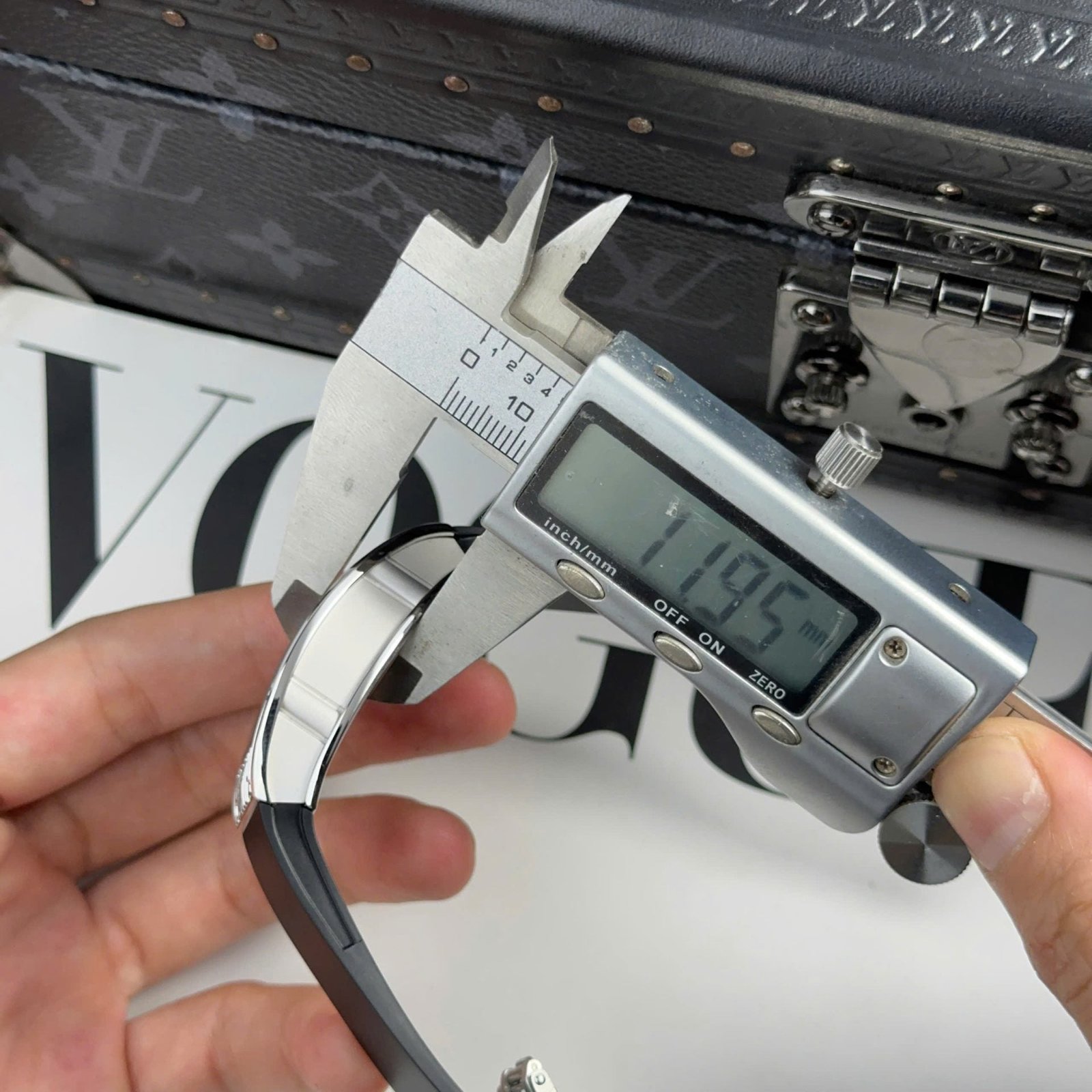 Richard Mille RM07-01 Watch Diamonds Black Rubber Strap 36mm - Image 10