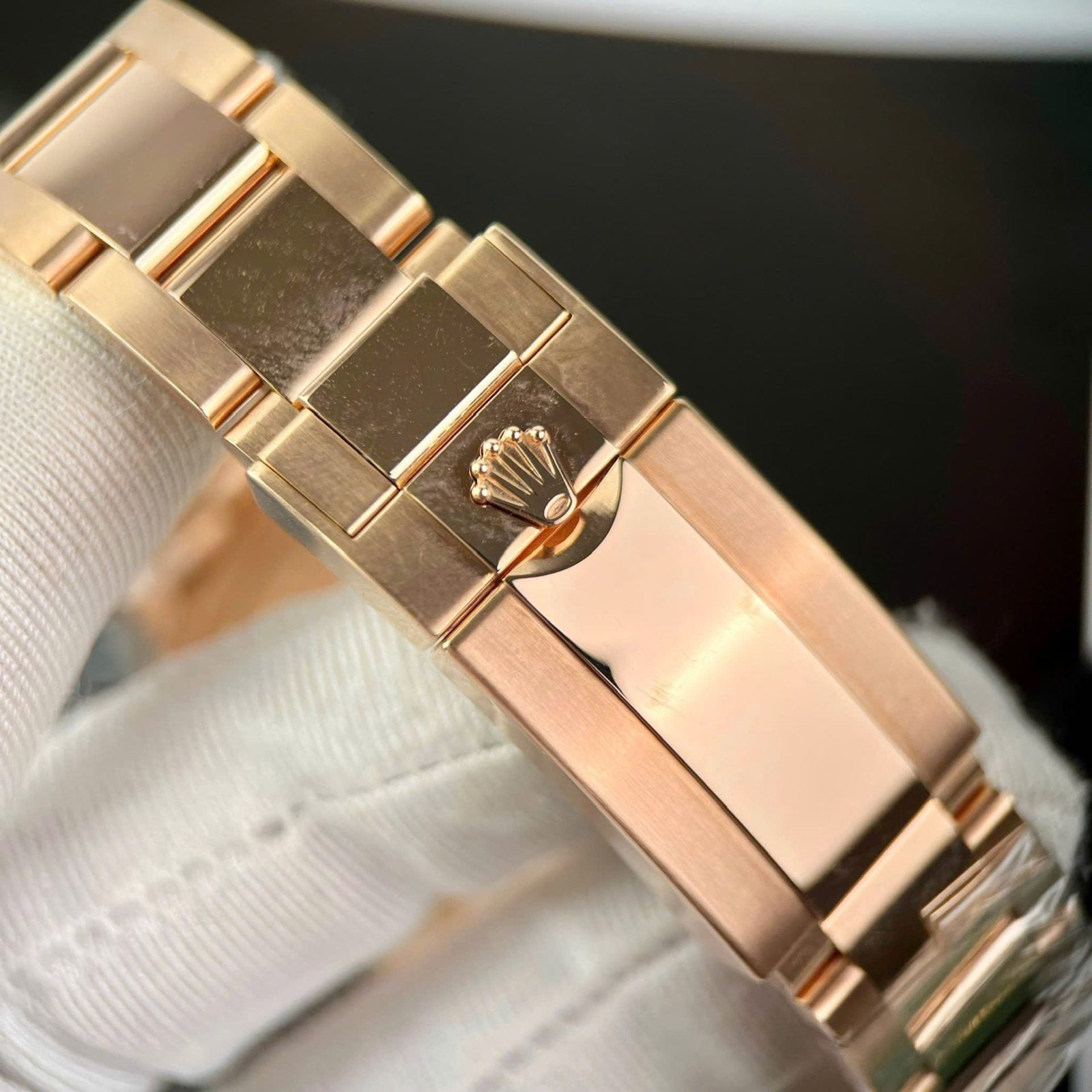 Rolex Cosmograph Daytona 116505 18K Gold Wrapped Watch 40mm - Image 7