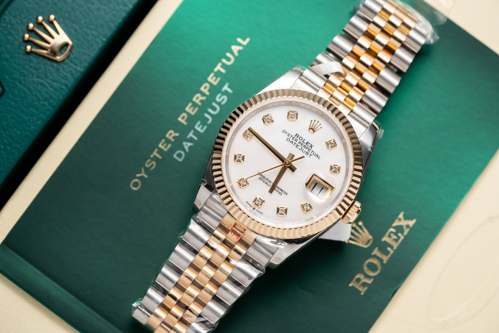 Rolex Watch Date Just Mother Of Pearl Dial Gold Wrapped 36mm