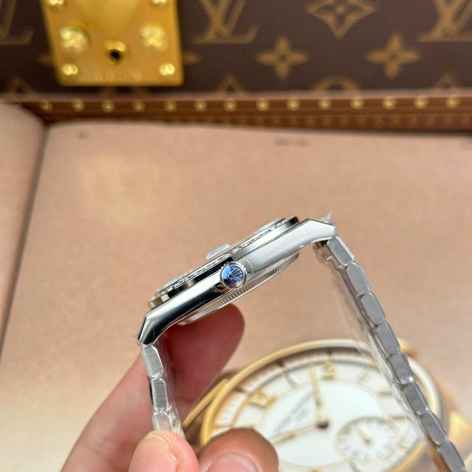 Rolex Land-Dweller 127336 Ice Blue Dial Honeycomb Pattern Watch Diamonds CZ Baguette 40mm - Image 7