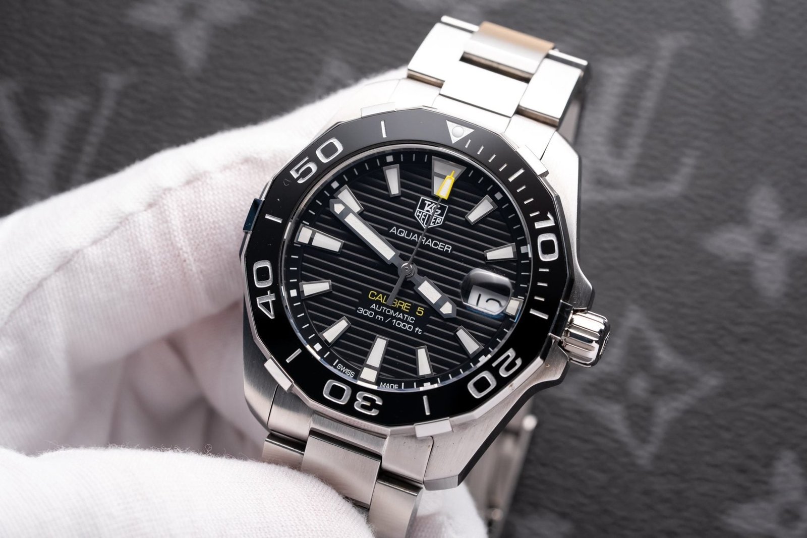 Tag Heuer Aquarace Watch Black Dial Metal Strap 41mm - Image 3