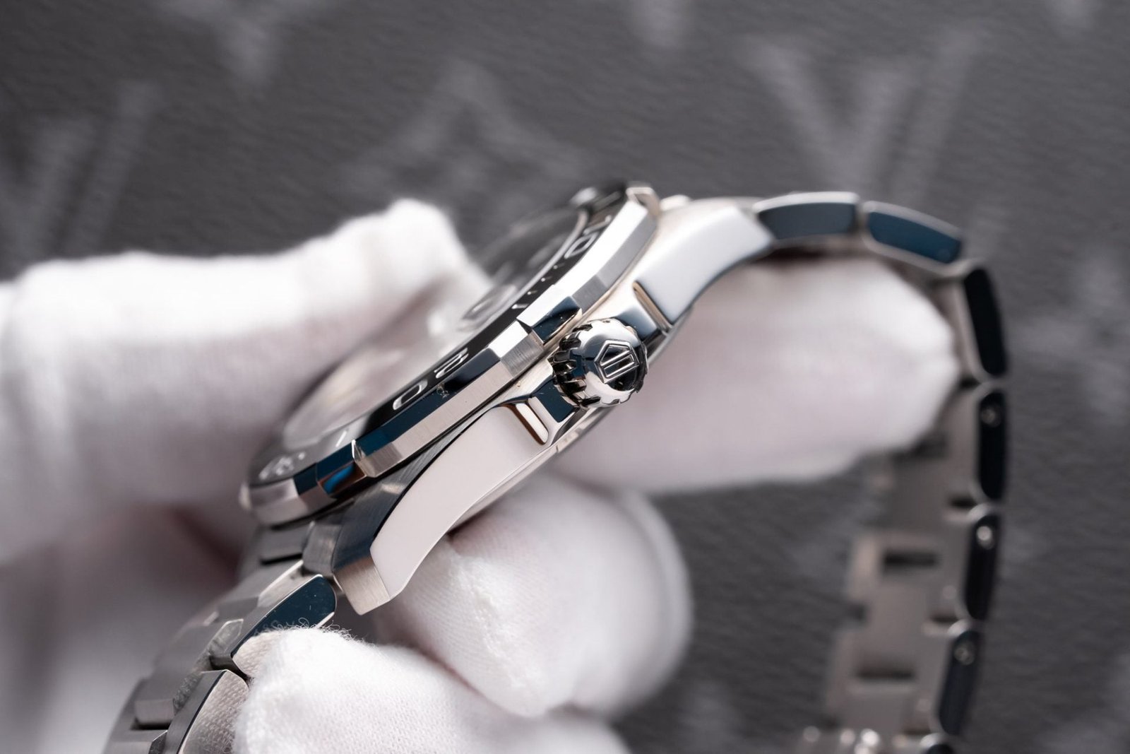 Tag Heuer Aquarace Watch Black Dial Metal Strap 41mm - Image 5