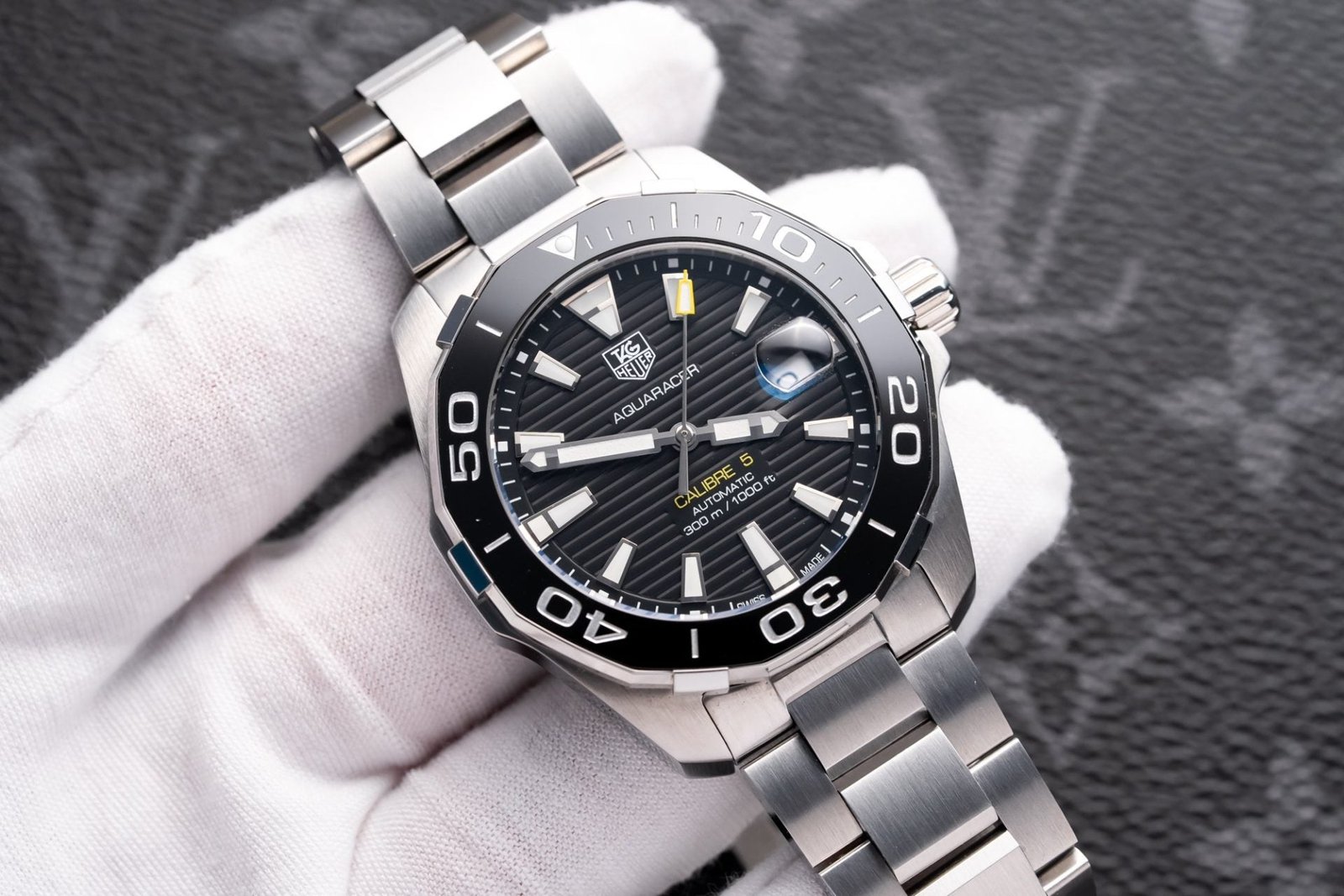 Tag Heuer Aquarace Watch Black Dial Metal Strap 41mm - Image 2