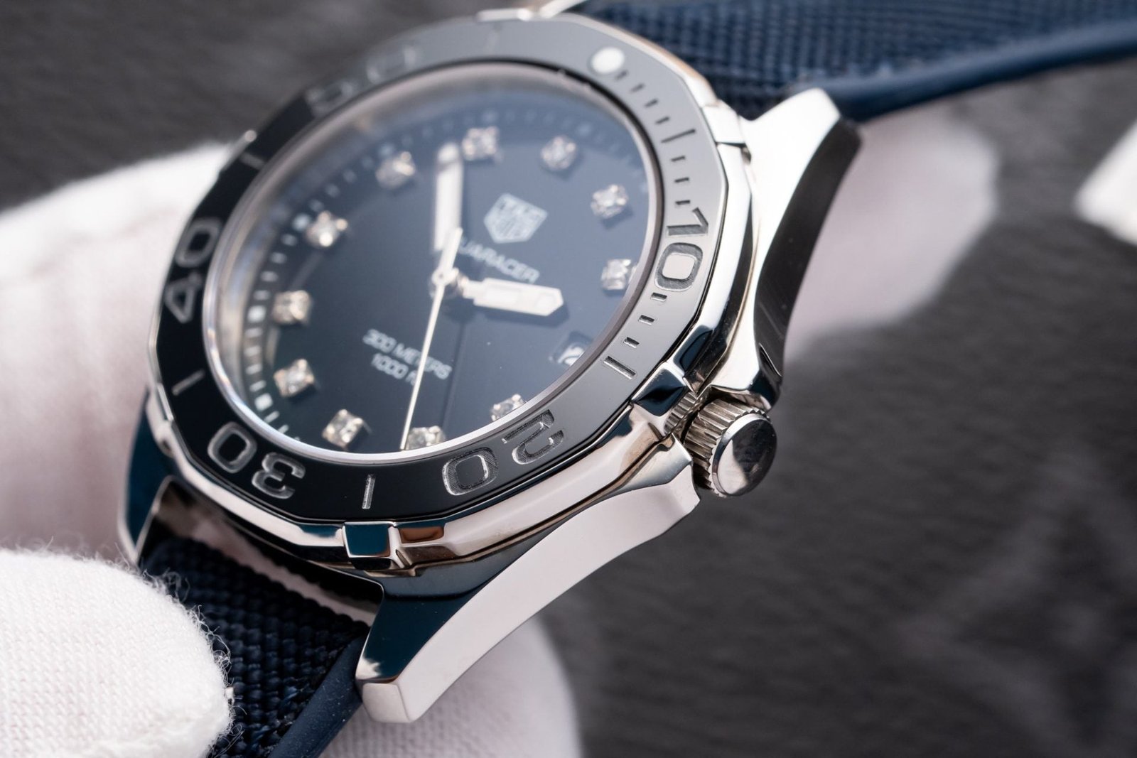 Tag Heuer Aquaracer Watch Mother Of Pearl Dial Leather Strap 35mm - Image 2