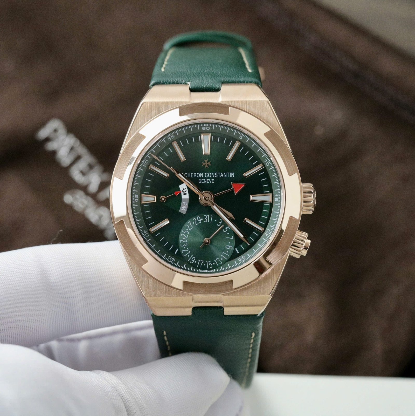 Vacheron Constantin Overseas Dual Time 7900V Watch Green 41mm Gloria 